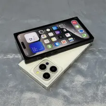 シンプルなデザインのiPhoneケース【角型・ブラック・男女兼用】