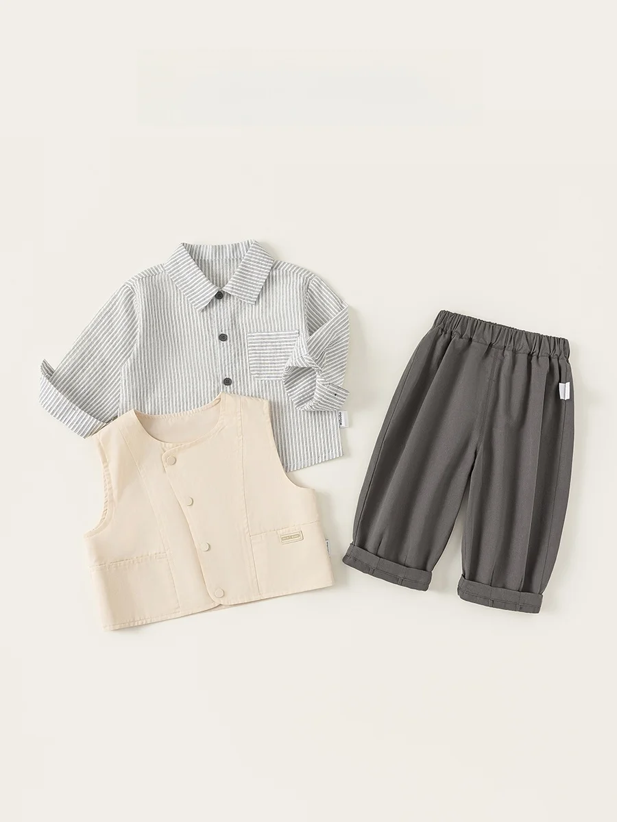 20度服装子供：春季カジュアル男の子用ベスト付きトラ柄シャツとパンツのコーディネート（セットアップ対応）