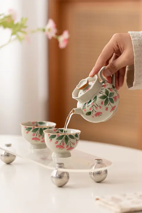 陶製功夫茶具【花蕊デザイン・ティーポットとカップ二個】（セットアップ対応）