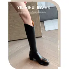 グレーのラウンドトゥブロックヒールVカットウェスタンブーツ【スリムフィット・ロングブーツ】