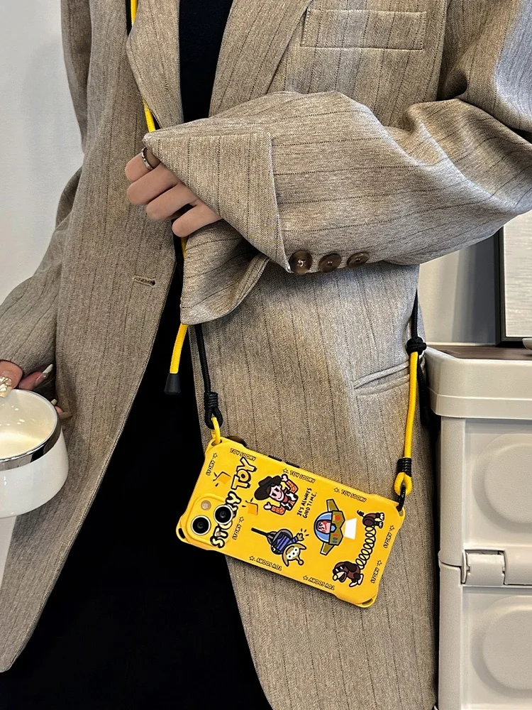 5インチ以下スマホに合うスマホケースは？Q版おもちゃ風のチェーン付きケースが意外に人気な理由