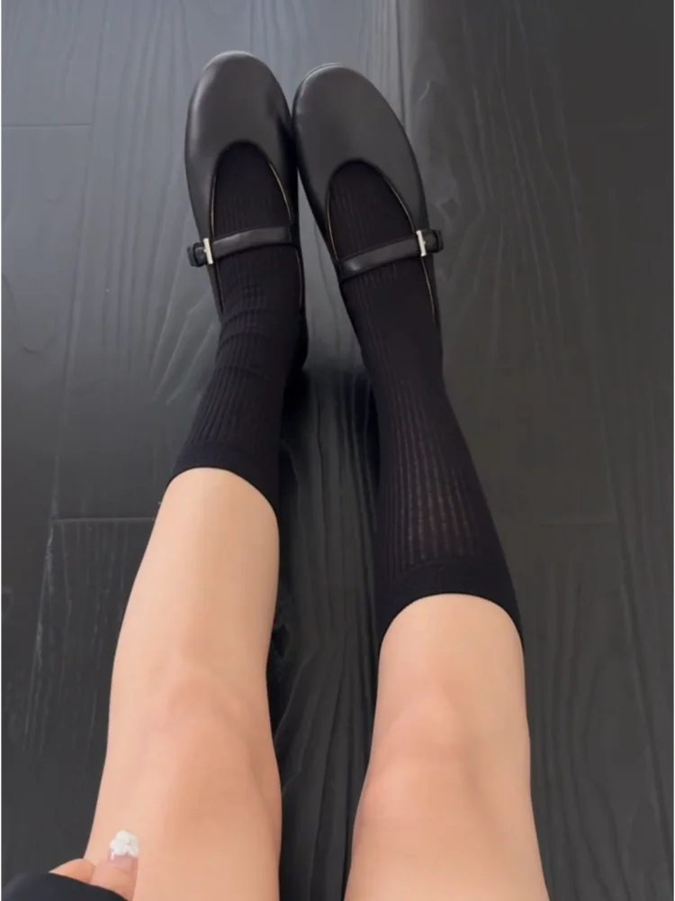 スウェットパンツ ソックスイン：ひざ下丈のカジュアルスタイルが夏に最適な理由