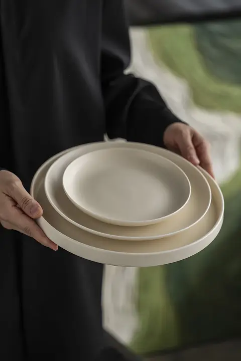 清逸堂 手作り陶器のシンプルなフラットプレート【果物用・家庭用・スイーツ用】