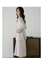 Vネックデザインの女性用中長丈ジャケット【ゆったりシルエット・春用】