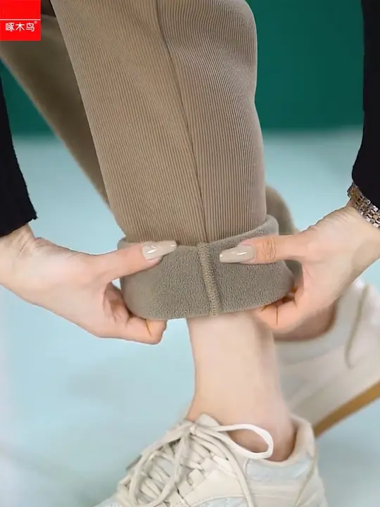 保温素材のハイウエストカジュアルパンツ【秋冬用・女性・スリムフィット・ハーレンスタイル】