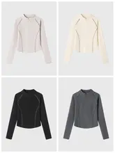 極上の柔らかさのハイネック長袖トップス【秋用・薄いベージュ・女性用】