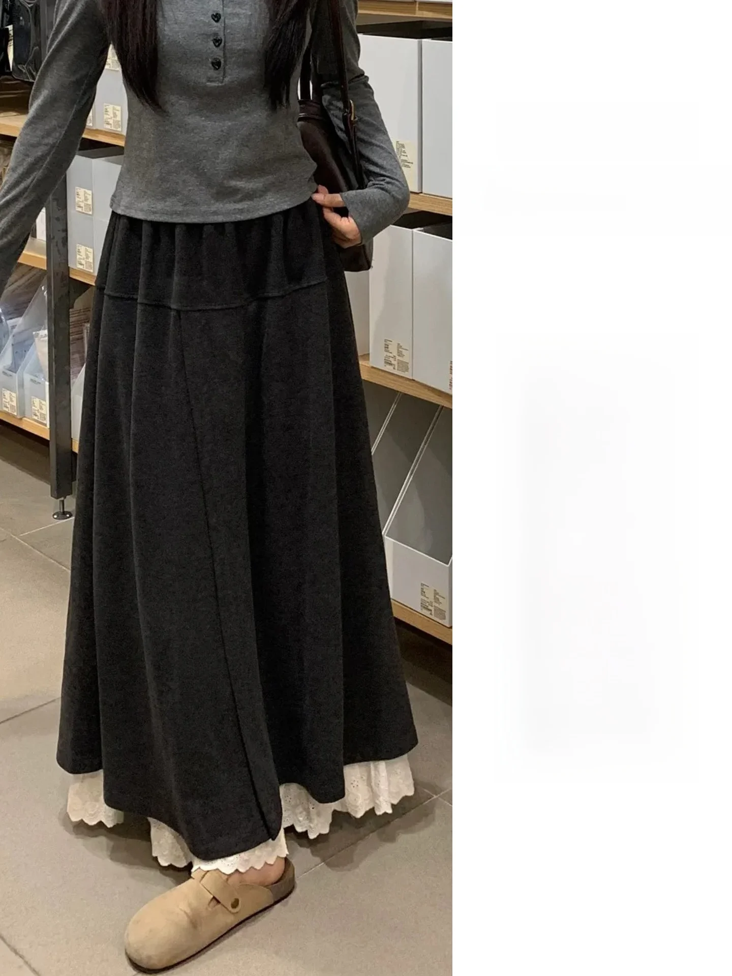 ウルフレイヤー ロングとスリックバック ロングの違いは？深灰色レース切替ワイドパンツが通勤に与える変化とは