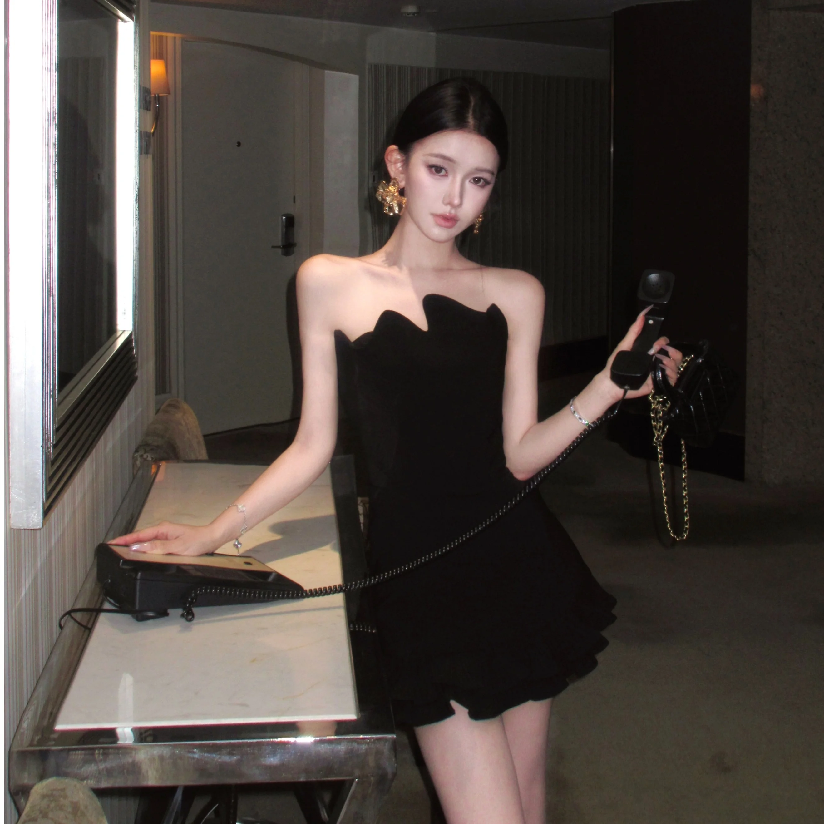 ホテルパーティーフォーマル女性に着るドレスは、どう選ぶ？
