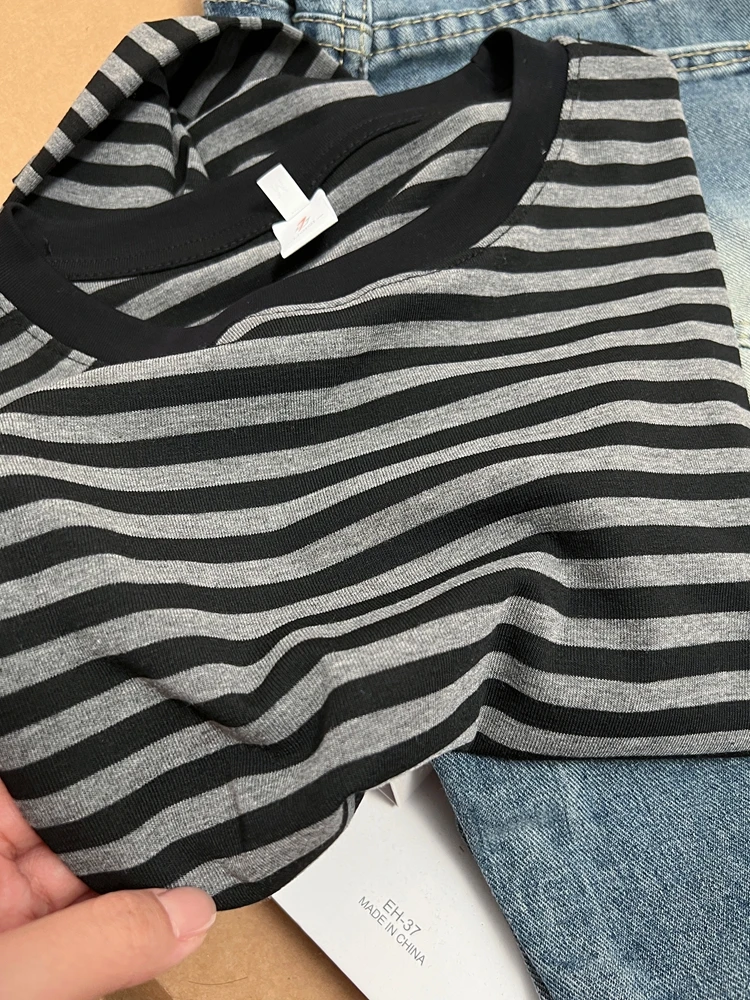 ボーリングシャツのコーデで失敗しない方法は？李柒七のボーダー柄ロングスリーブTシャツが解決する