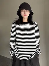 ストライプ柄クルーネック長袖Tシャツ【ゆったりフィット・ベーシックデザイン】