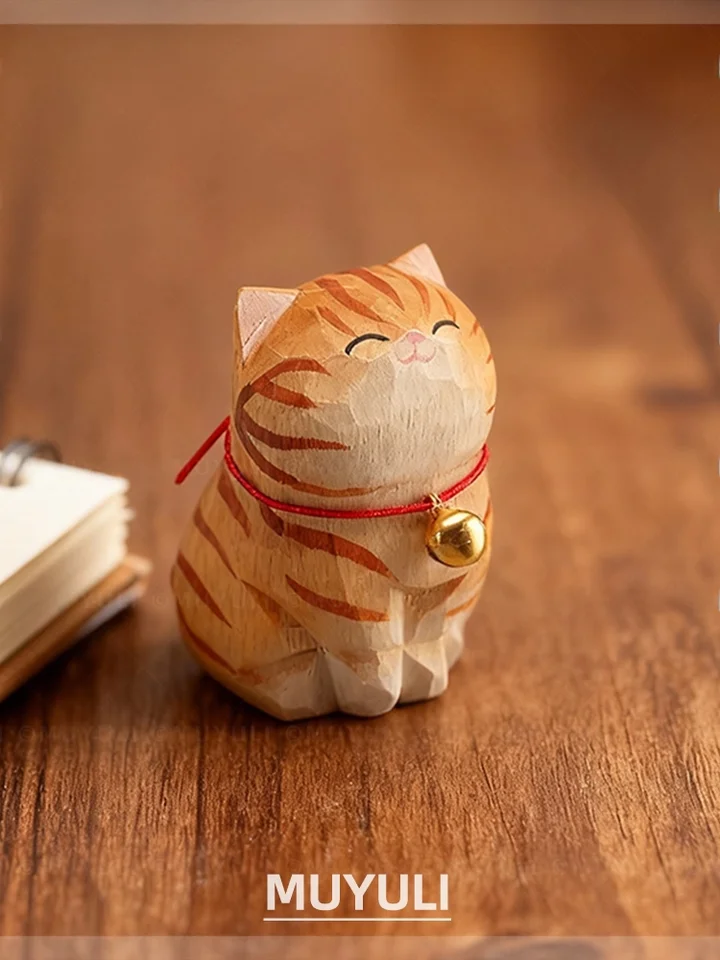 手作り木彫りの狸柄小猫のデスクトップ飾り【母の日や誕生日のギフトに最適】