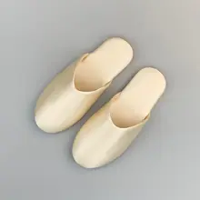 サテン素材のオープントゥスリッパ【高級感・防滑・カジュアル】