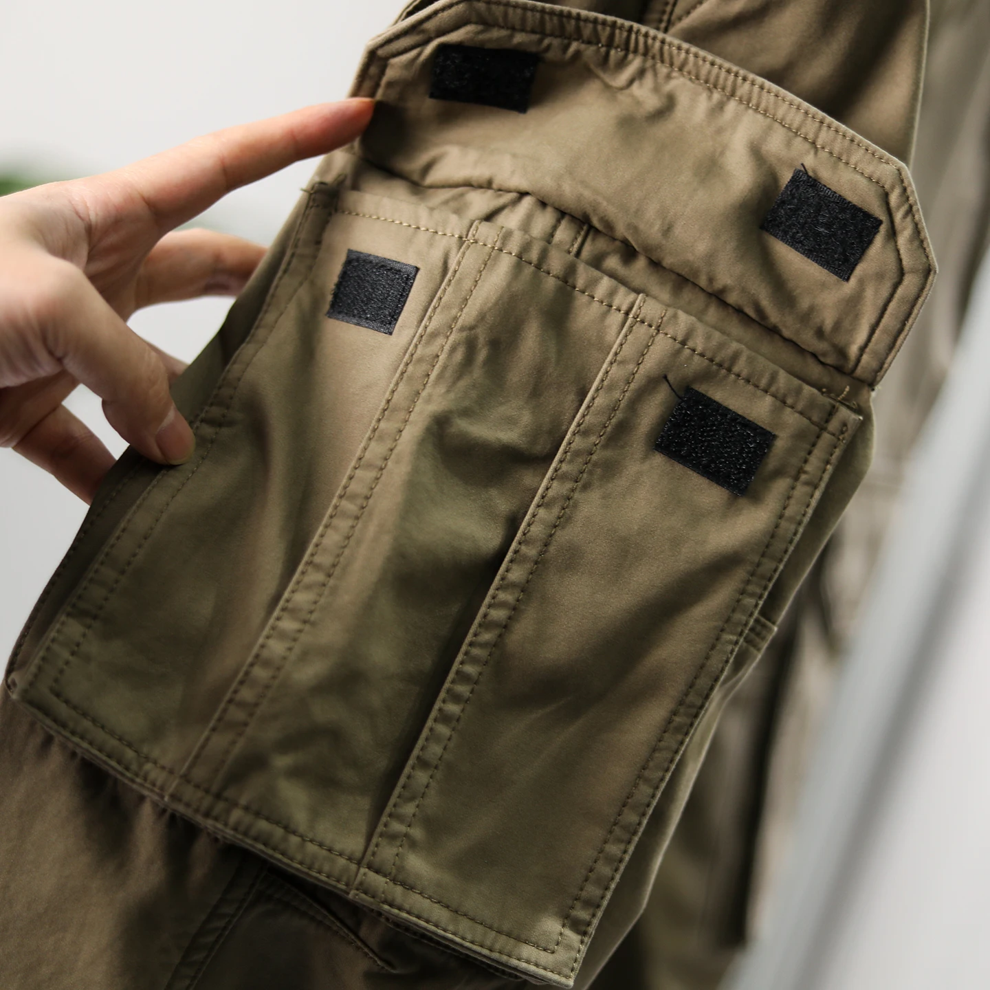 アウトドア ウェア 処分セールで手に入れるべき、実は毎日使える「多機能工装パンツ」は？