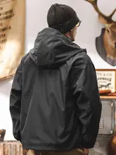 メンズ秋用フード付きジャケット【ショート丈・ゆったりサイズ・アウトドア向け】