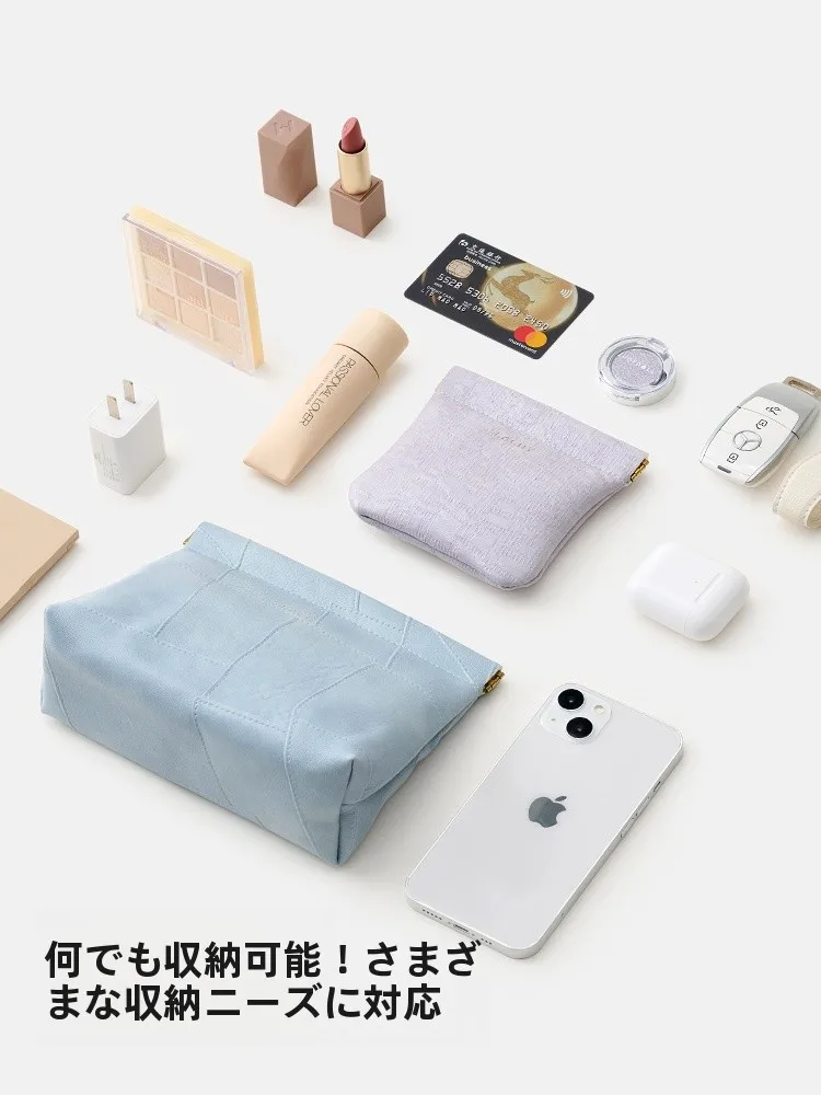 多機能ミニポーチ：化粧道具・衛生用品収納に最適な実用性とデザインのバランス