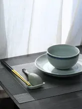 花びらデザインの陶器製箸置き【高級感ある箸枕・スプーンスタンド・ディップボウル付き】
