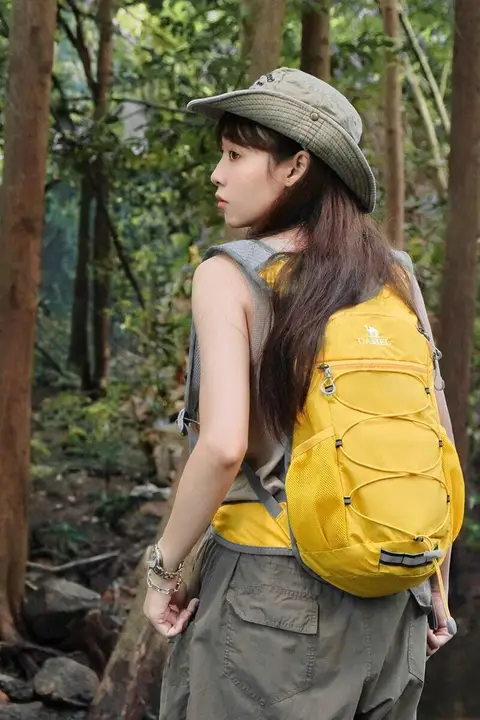 Camel 軽量ハイキング用リュックサック【女性用・コンパクト・アウトドア・デイパック】