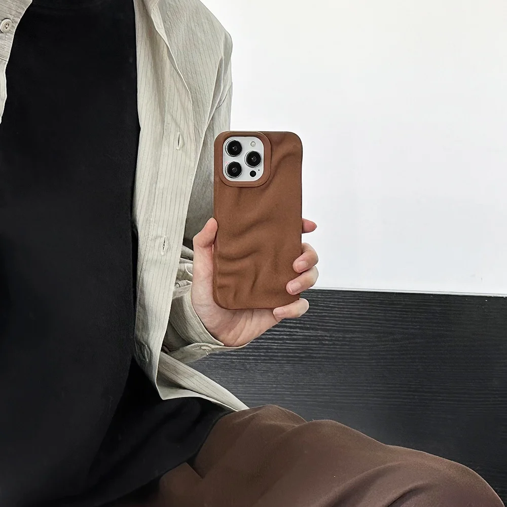 お風呂でスマホを落とさないためのケース選びは？シンプルで高級感のある無地立体波紋ケースがおすすめ