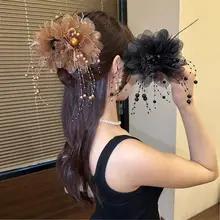 牡丹花デザインの羽毛フリンジ付きヘアクリップ【高級感・後頭部用・ボリュームアップ】