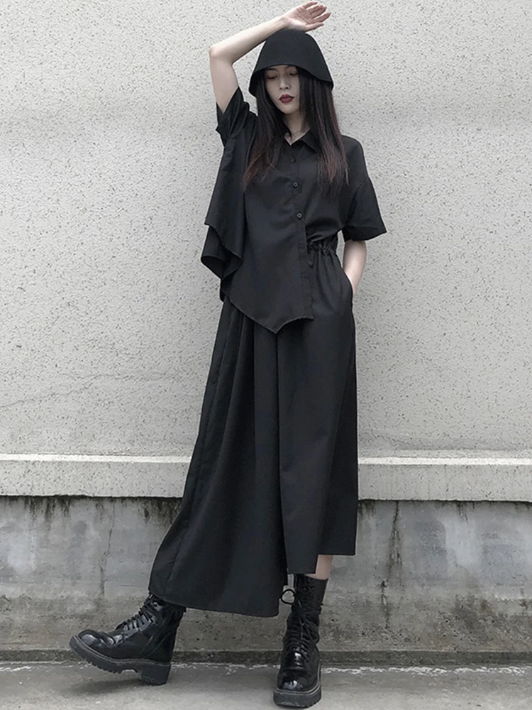 山本風の不規則デザイン ブラックロングスカート：40代女性の通勤コーデに最適な気品あるスタイルアップアイテム