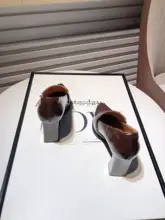 レトロなイギリス風デザイン！バンド付き ハイヒール【深めの口・ジェンダーレス】