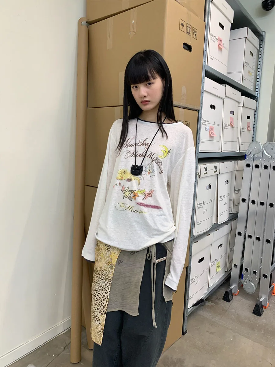 麻素材のラフなデザイン！小犬プリント長袖Tシャツ：タックイン ダサいの実用性と使用シーン