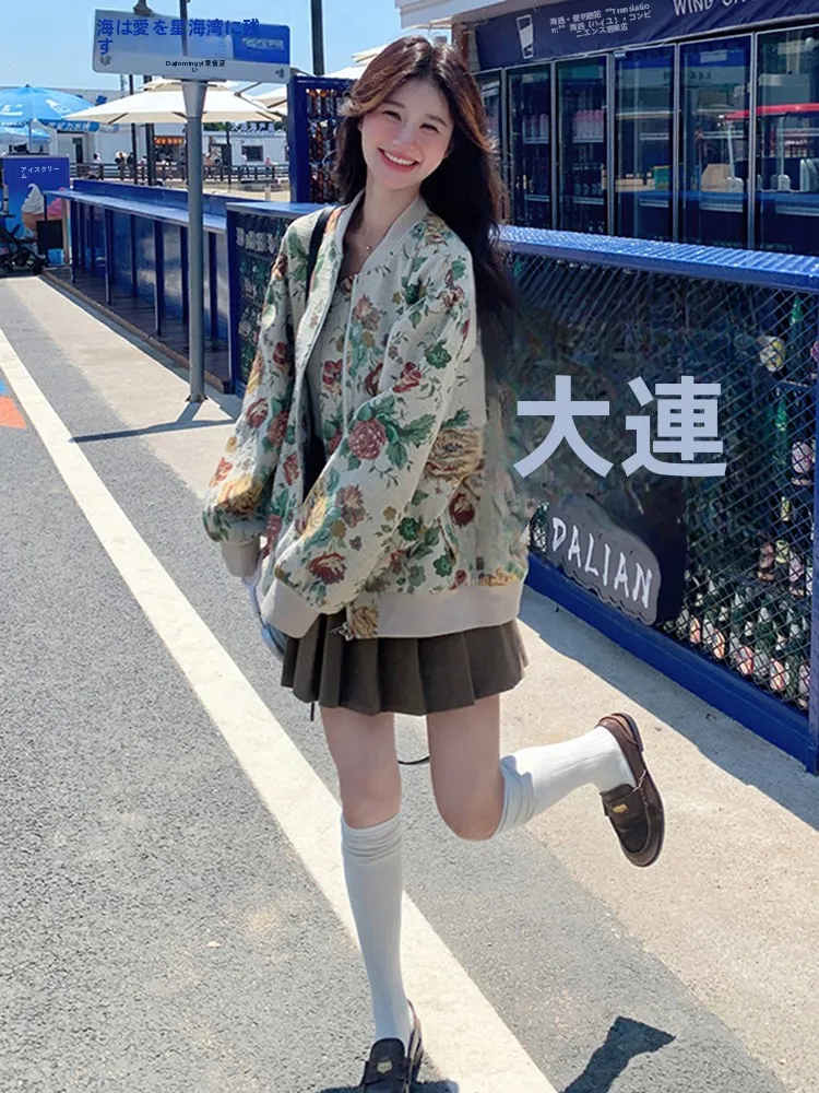 野球ユニフォームの私服としてどう選ぶ？  刺繍フラワープリントジャケットが解決する、日常のスタイル悩み