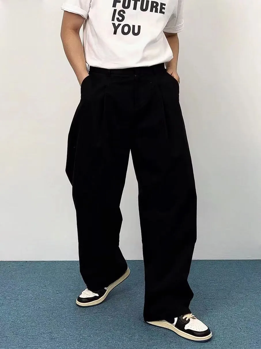 10月のオフィスカジュアルで迷わない、シンプルでスタイリッシュなTシャツ選びは？