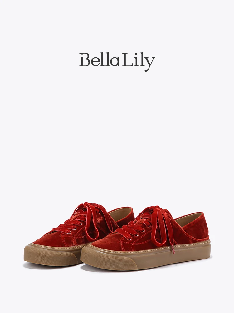 レディースレッドスニーカーBella Lily：柔らかさと通気性を兼ね備えたカジュアルスタイル