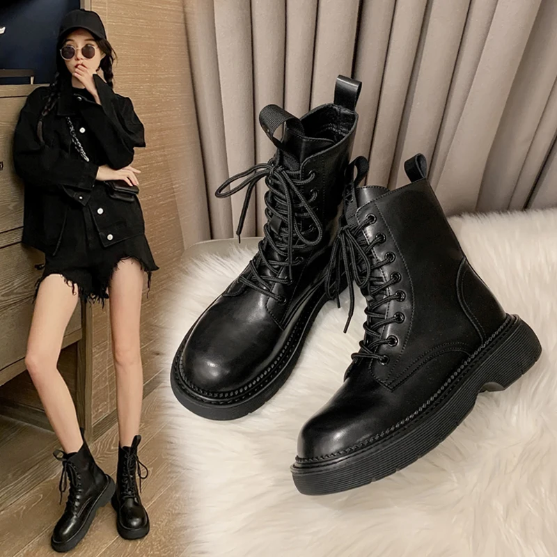 黒いブーツと茶色のブーツ、どちらが冬に最適？実際の生活で感じた違いを解説