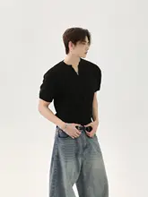 Vネックデザインのシンプルなニット Tシャツ【フィット・ショートスリーブ・ベーシック】
