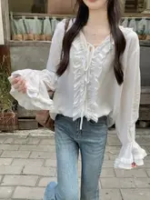 Vネックリボン付きフリルデザイン長袖シャツ【ベルスリーブ・秋用】