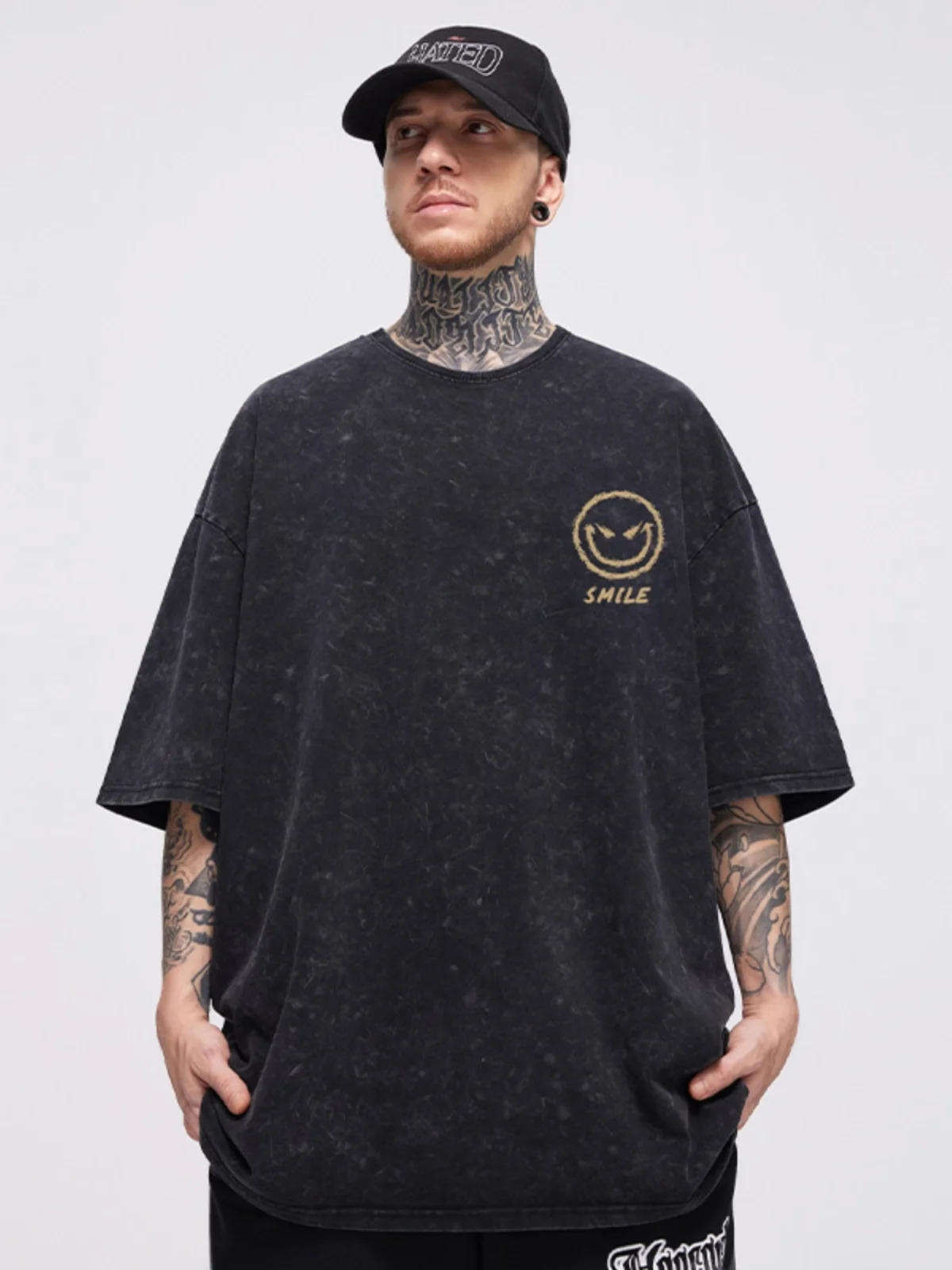 黒Tシャツの色落ちを防ぐためのビンテージ加工コットンTシャツガイド