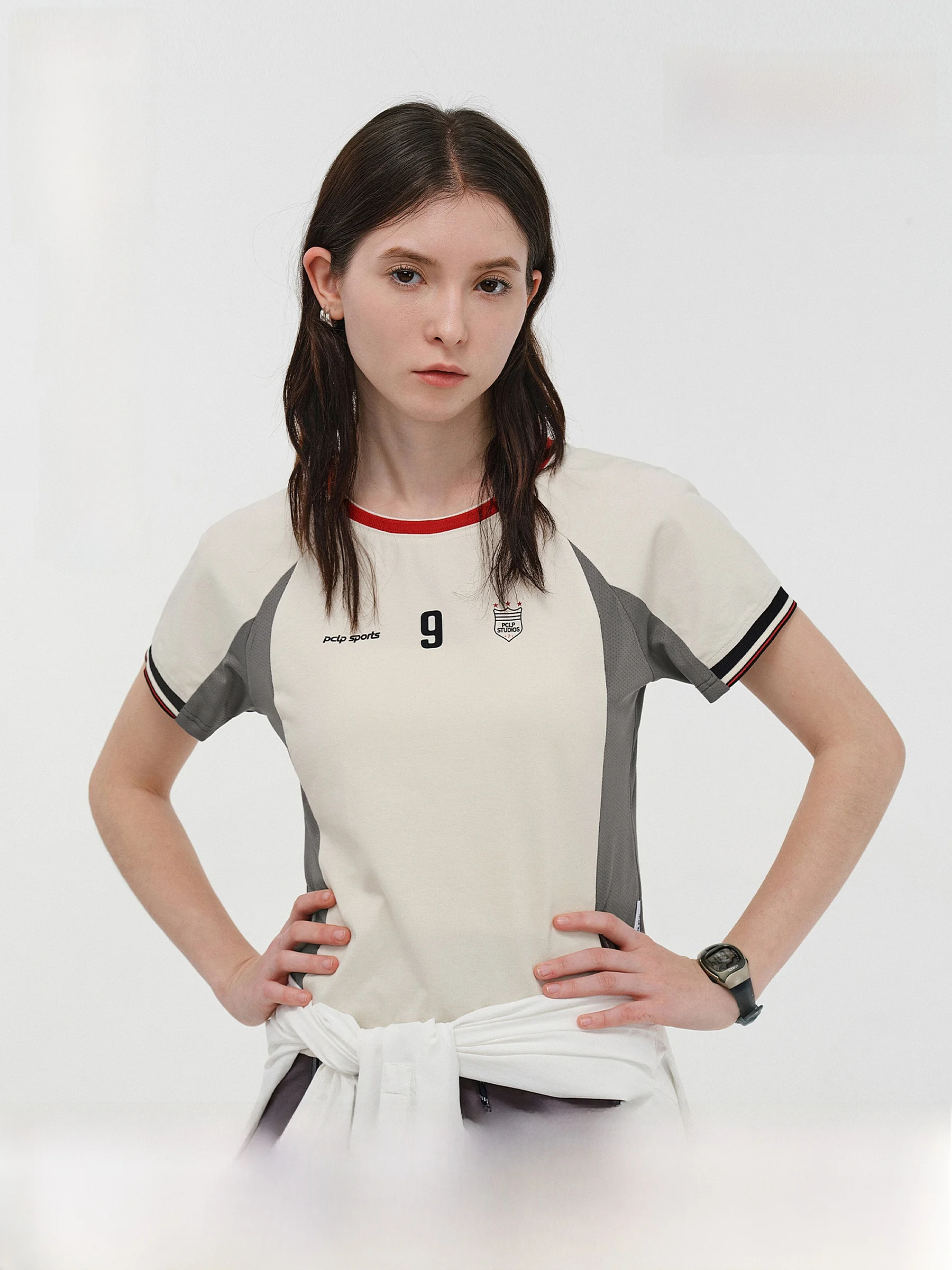 40代の女性が選ぶ、スポーティーファッションの本質は？