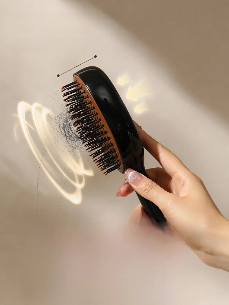 女性用エアクッションブラシ：長髪対応のマッサージ効果と家庭での使い方