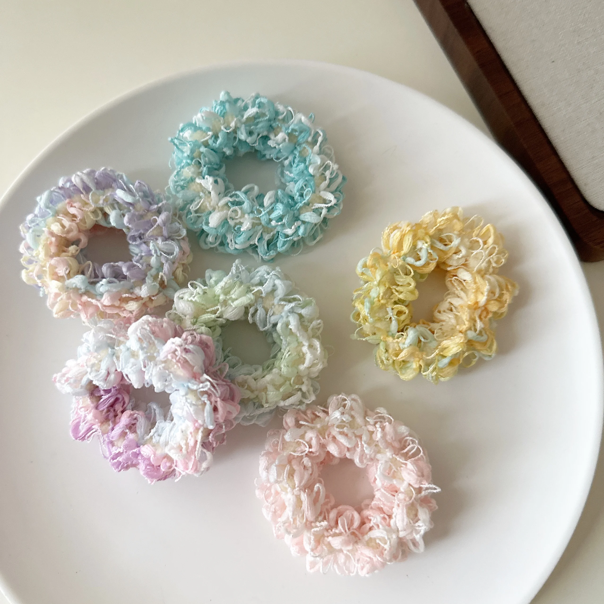 かぎ針編み ヘアゴム 作り方：ふんわり少女用 ピンククリームグラデーションヘアゴムの実用性と使い方