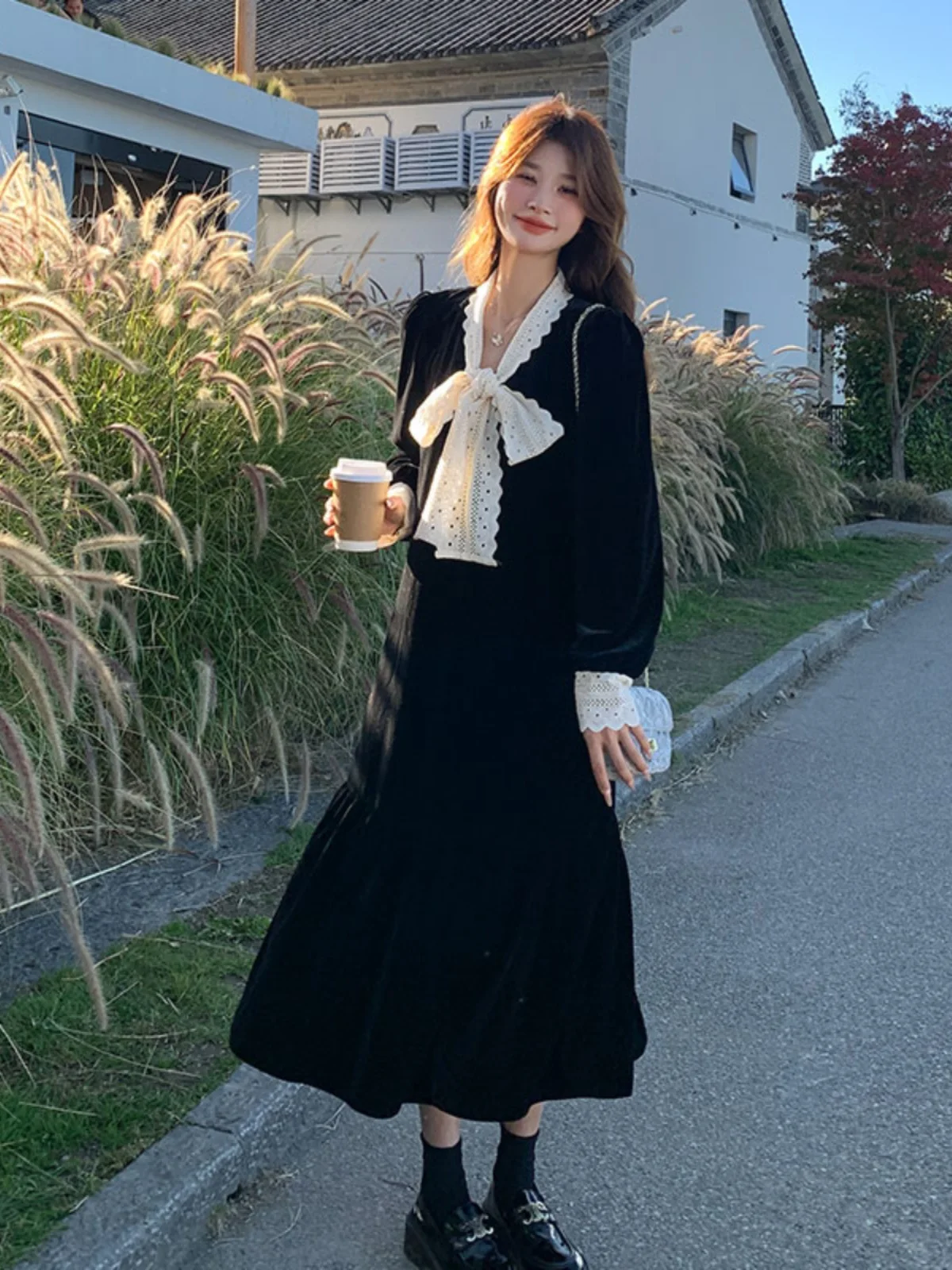黒髪ドレスに合うスタイルは？5選で、どんなファッションに合うかを徹底解説