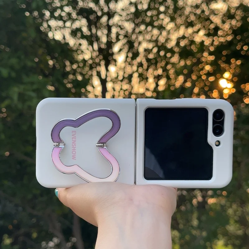 Galaxy Z Flip 7 と iPhone 15 の違いを比較するなら、このケースが一番おすすめ？