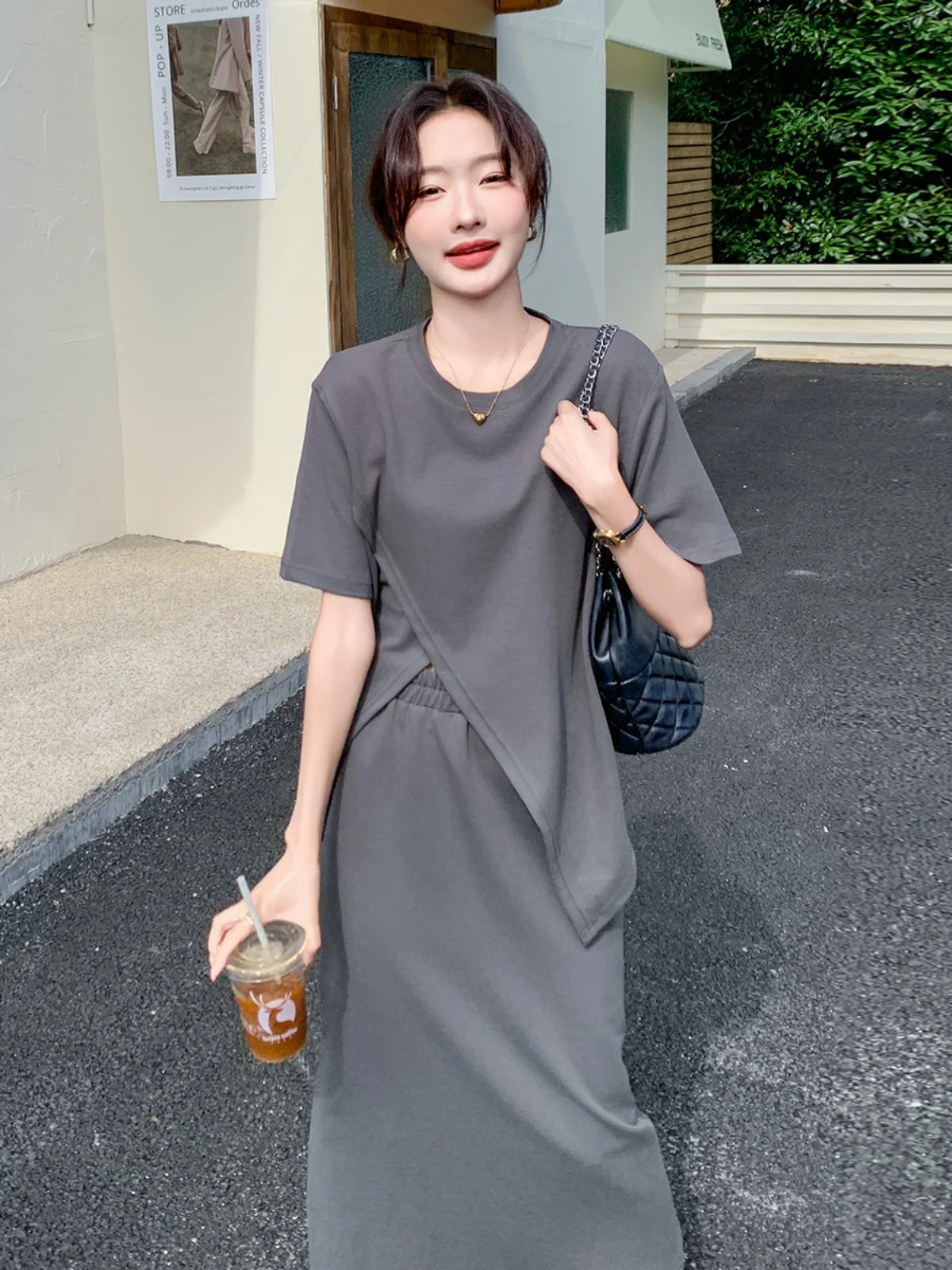 おじさんコーデで悩むなら、夏のシンプルセットアップが救う理由は？