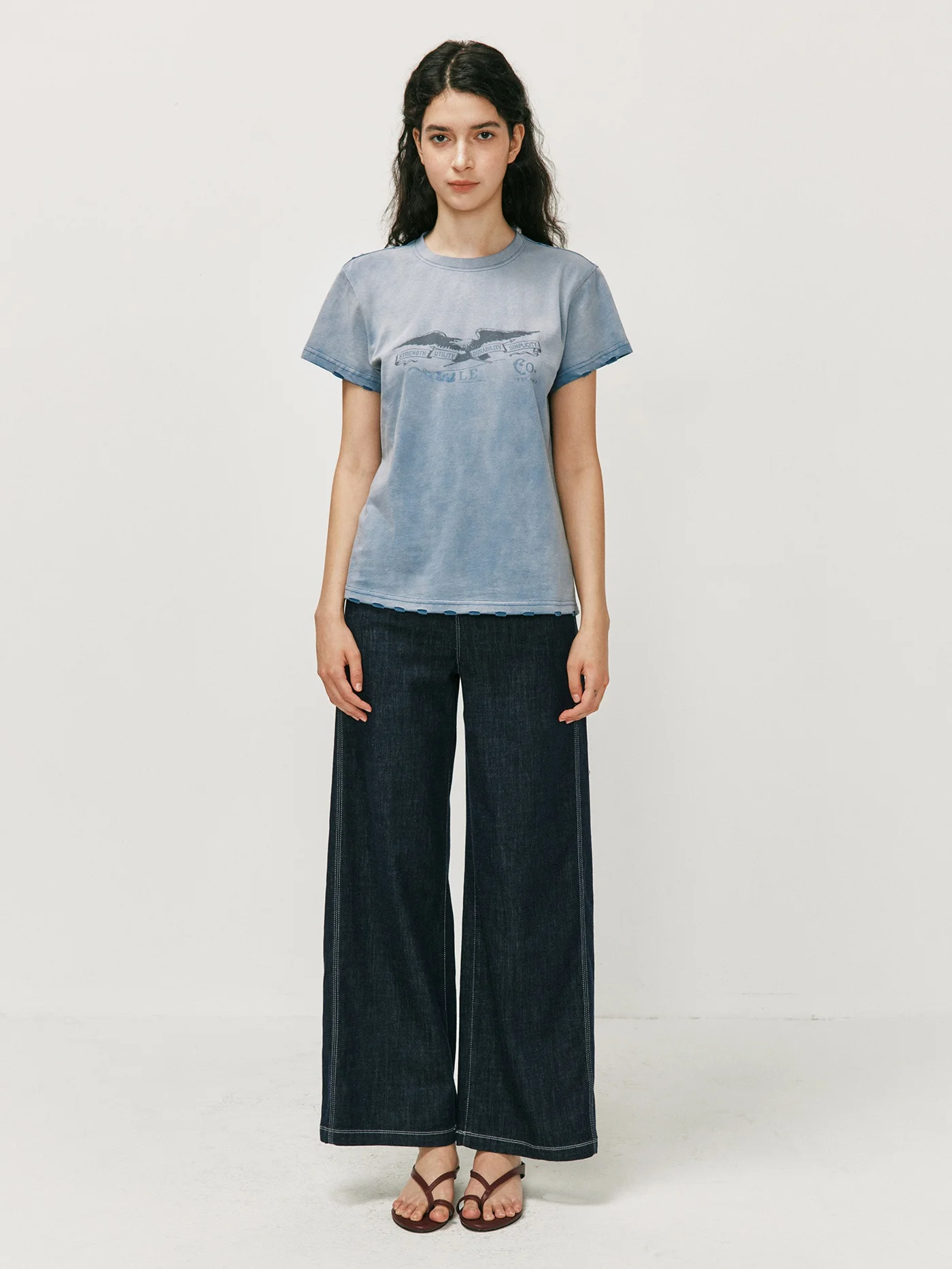 黒Tシャツが色褪せするのを防ぐには？アメリカンビンテージ風のダメージ加工Tシャツが解決する理由