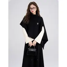 黒色ケープ付きニットセーターとスカートの秋冬用コーディネート（セットアップ対応）
