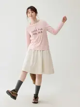 甘いピンクのロゴプリントTシャツ【レディース・春用・長袖・スリムフィット】
