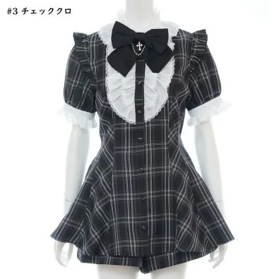 20代女性のプライベートサーバーとしておすすめのブラックドレスは？