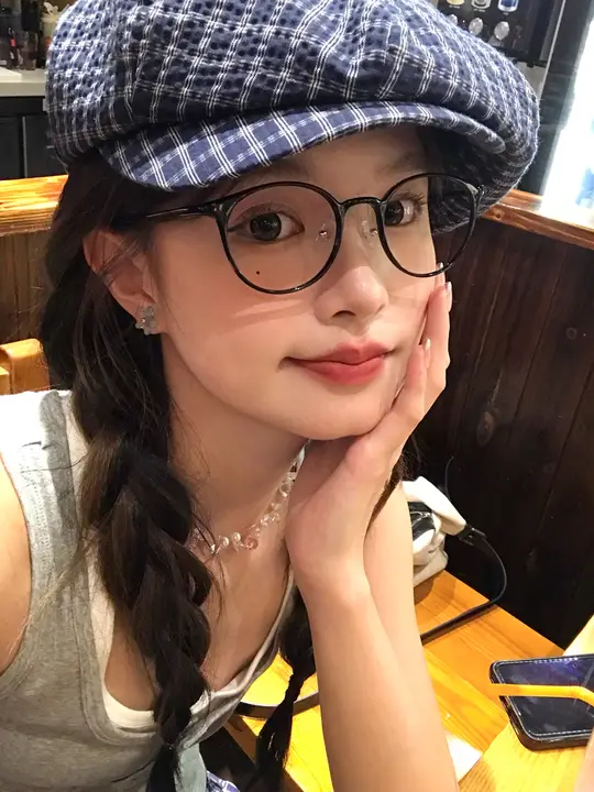 軽量のラウンドフレーム女性用眼鏡【度数対応・ブルーライトカット・丸顔補正】