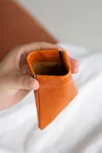 本革製 ヴィンテージ風 レディース小型カードケース【コインポケット・イヤホン・データケーブル用ストラップ・リップスティック収納可】