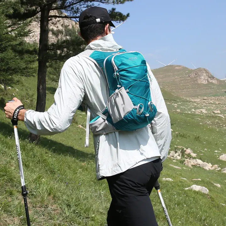 INOXTO 男性用女性用 軽量アウトドアリュックサック【登山杖収納可能・ハイキング用】