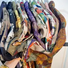 油絵花柄の半袖シャツ【ユニセックス・軽量・フィット・ビンテージスタイル】