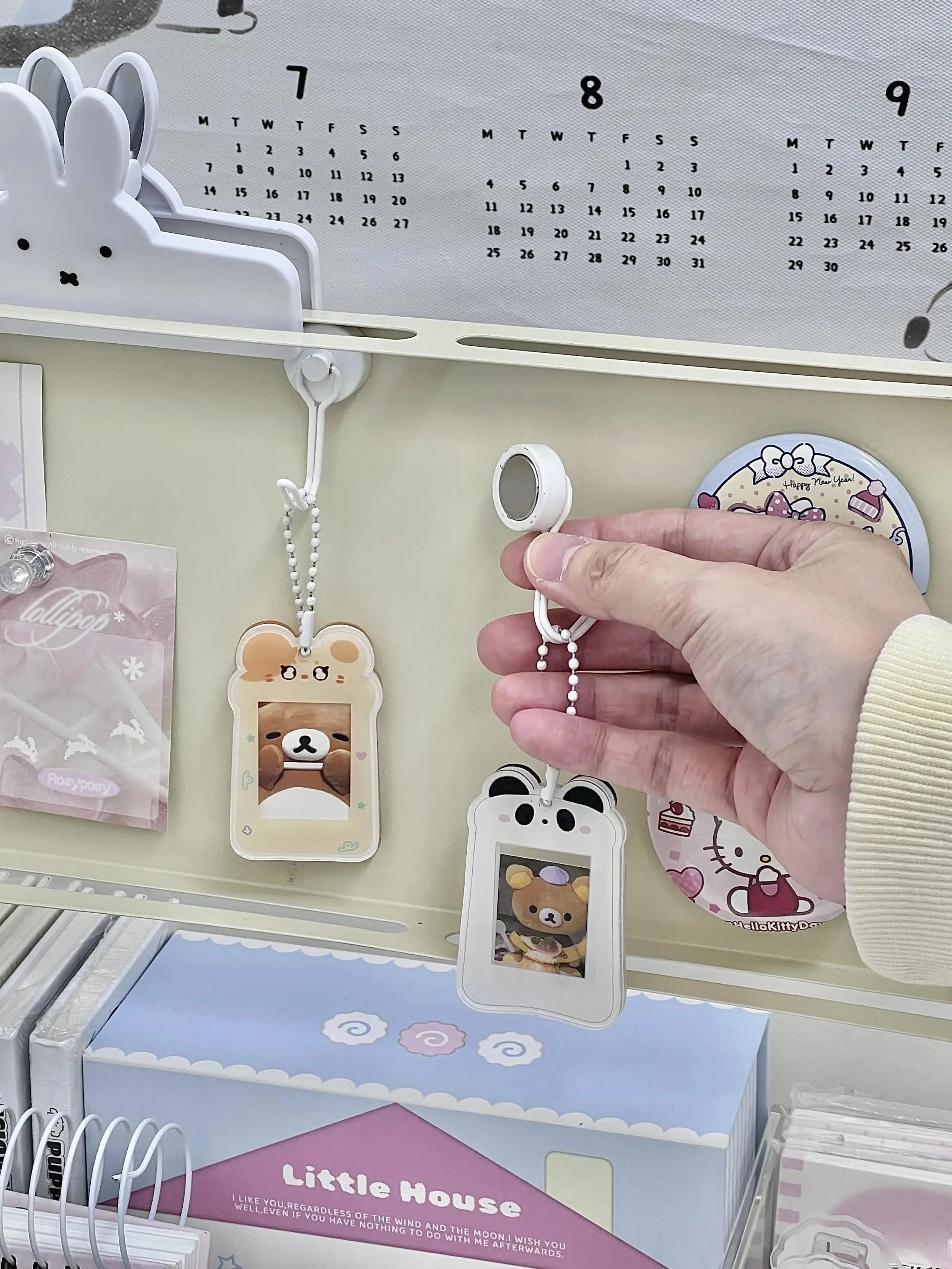 3DCG同人作品に欠かせないアイテムは？オタクが欲しいグッズとしてのキャラクターグッズとは？