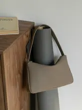 シンプルなHoboスタイルのバッグ【ライチ風牛革・ショルダーバッグ・春夏用】