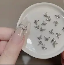 ミニ蝶デザインのネイルアート装飾【クリスタルの輝き・立体的・合金製】